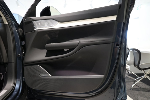 2026 Volvo EX90  Ultra Twin Motor Performance SUV Image 11