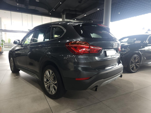 2018 BMW X1 F48 sDrive20i SUV image 6