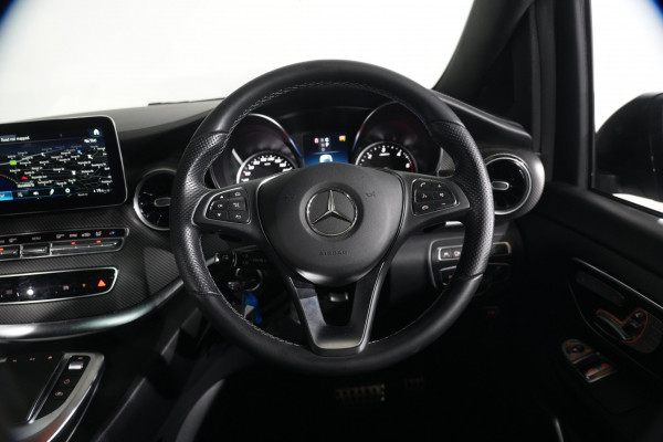 2022 Mercedes-Benz V-Class V250 d Avantgarde People Mover Image 13