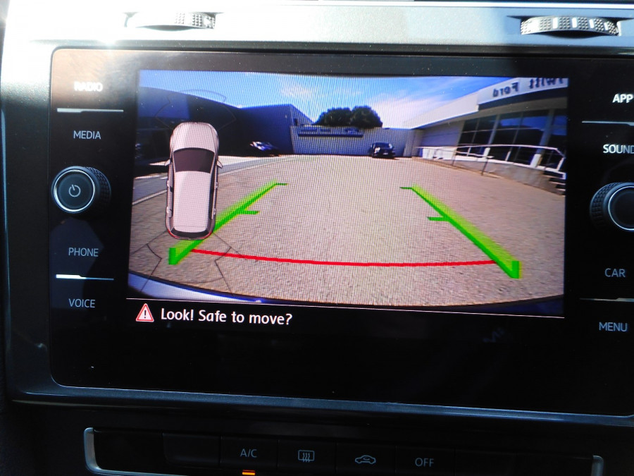 2018 Volkswagen Golf Hatchback Image 18