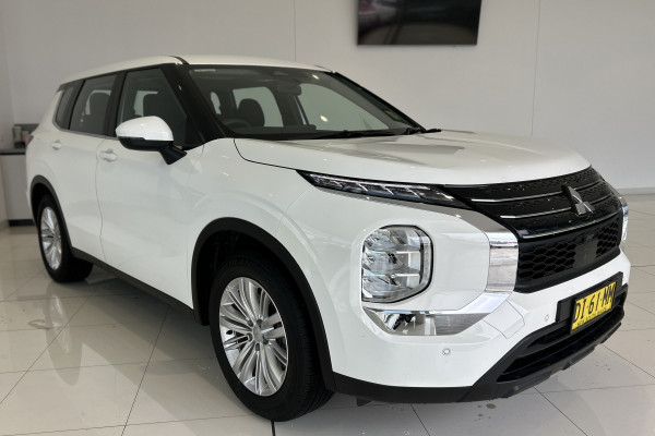2023 MY24 Mitsubishi Outlander ZM ES SUV Image 1