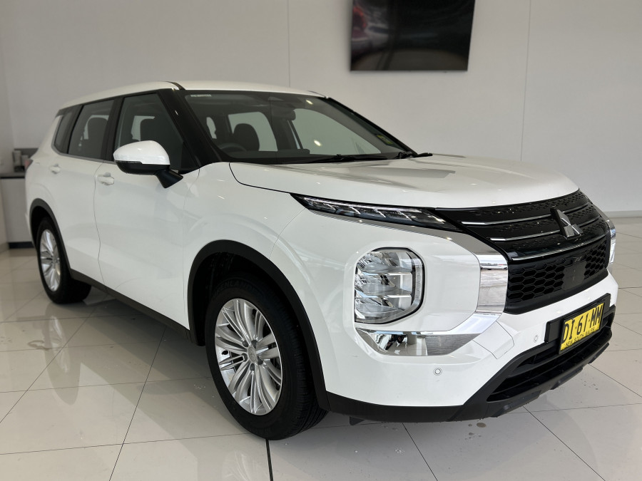 2023 MY24 Mitsubishi Outlander ZM ES SUV Image 1