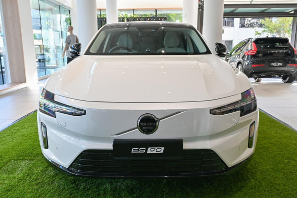 2026 Volvo ES90  Ultra Single Motor Sedan Image 2