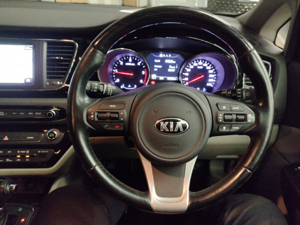2015 MY16 Kia Carnival YP Platinum People Mover image 16