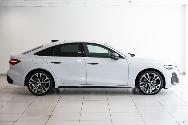 2025 Audi A5 B10 TFSI 150kW S line Sedan image 4
