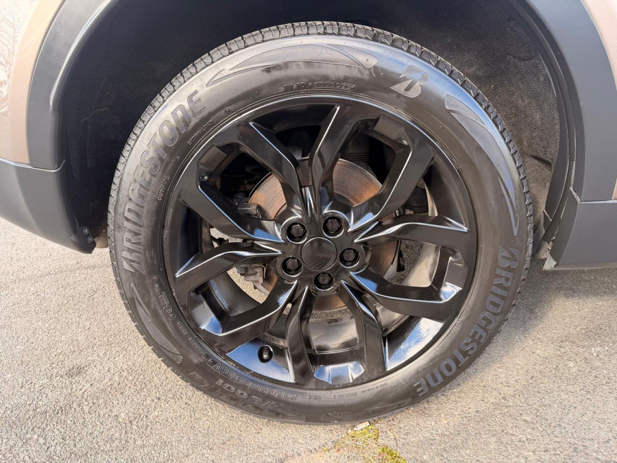 2015 Land Rover Discovery Sport L550 TD4 HSE SUV Image 11