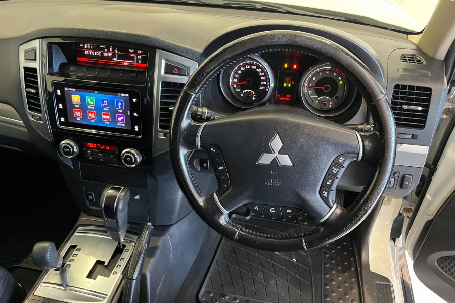 2015 Mitsubishi Pajero NX GLX SUV Image 7