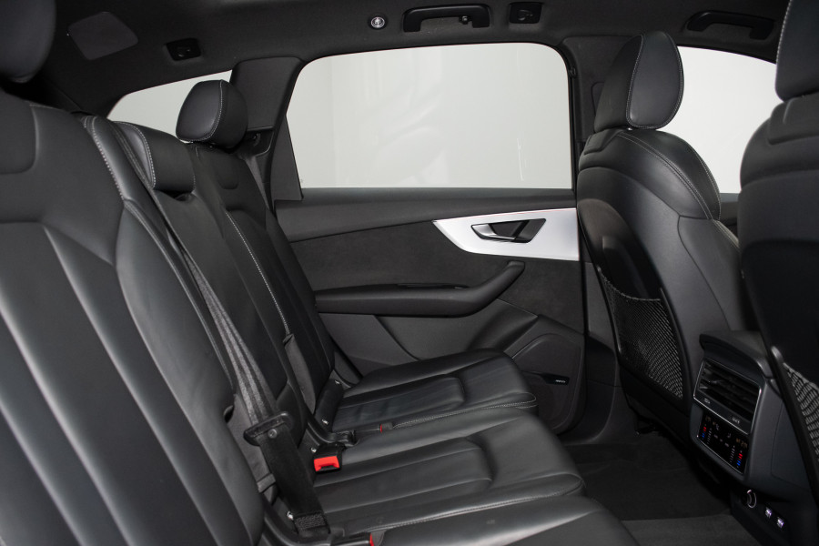 2020 Audi Q7 50 TDI S Line SUV Image 3