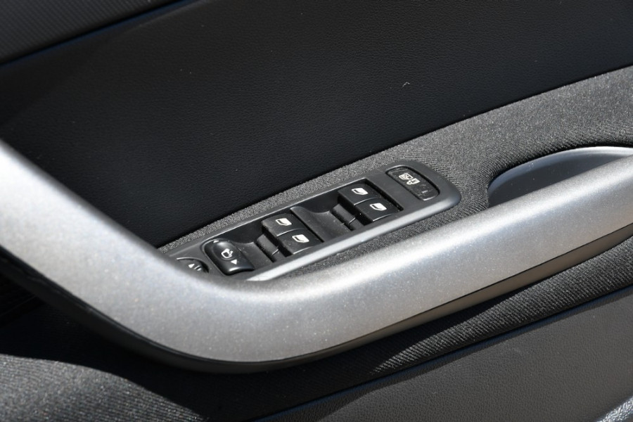 2011 MY12 Peugeot 308 T7 MY12 Active Hatchback Image 19