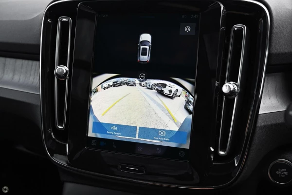 2025 MY26 Volvo XC40 XZ Ultra B4 Bright SUV Image 13