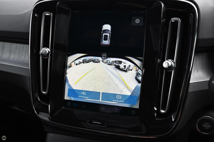 2025 MY26 Volvo XC40 XZ Ultra B4 Bright SUV Image 13