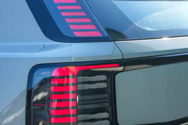 2024 MY25 Volvo EX30  Single Motor Extended Range Plus SUV Image 23