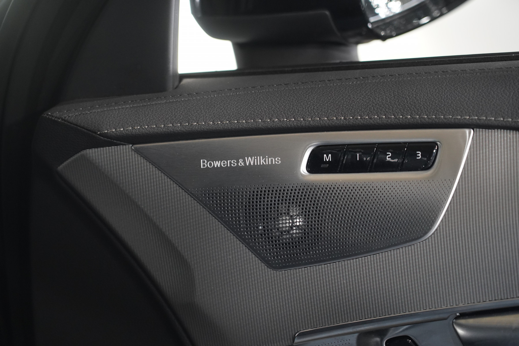 2022 Volvo XC90 Recharge Ultimate T8 Phev SUV Image 34