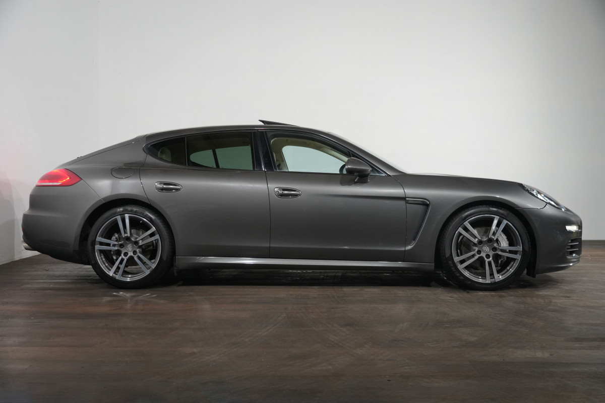 2015 Porsche Panamera Coupe