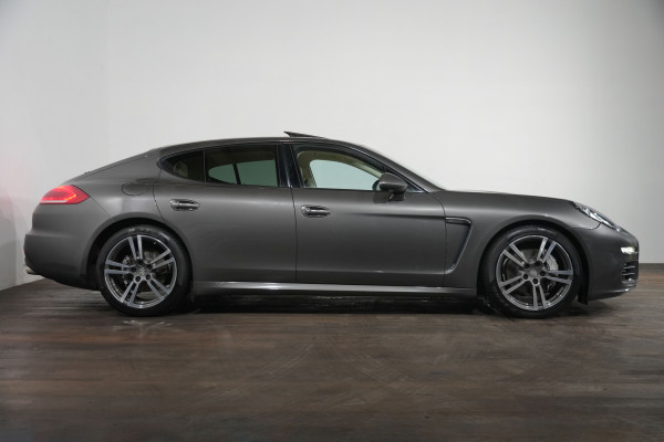 2015 Porsche Panamera Coupe Image 4