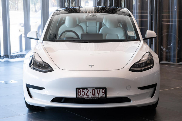 2022 Tesla Model 3  Rear-Wheel Drive Sedan image 3
