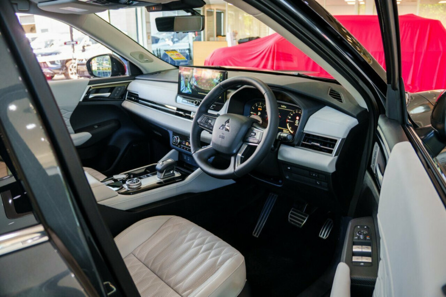 2025 Mitsubishi Outlander ZM Exceed SUV Image 17