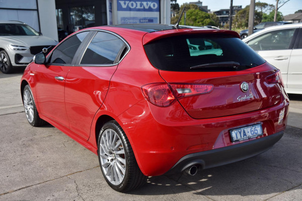 2013 Alfa Romeo Giulietta Series 0 Distinctive Hatch Image 4