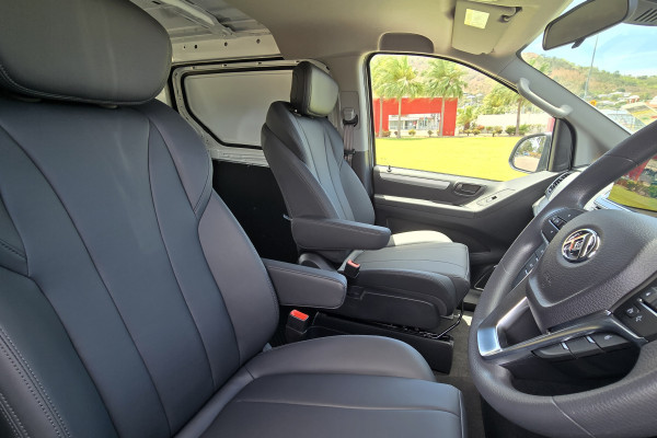 2026 MY25 LDV G10 SV7C + Van Image 9