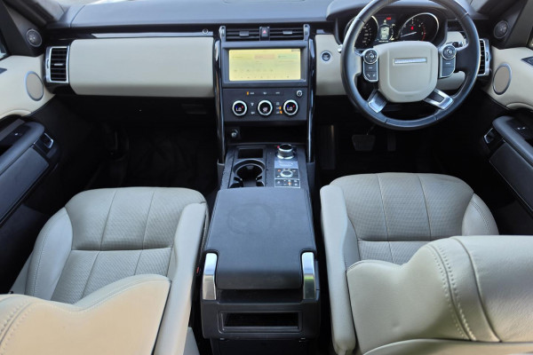 2018 Land Rover Discovery Series 5 SE SUV Image 18