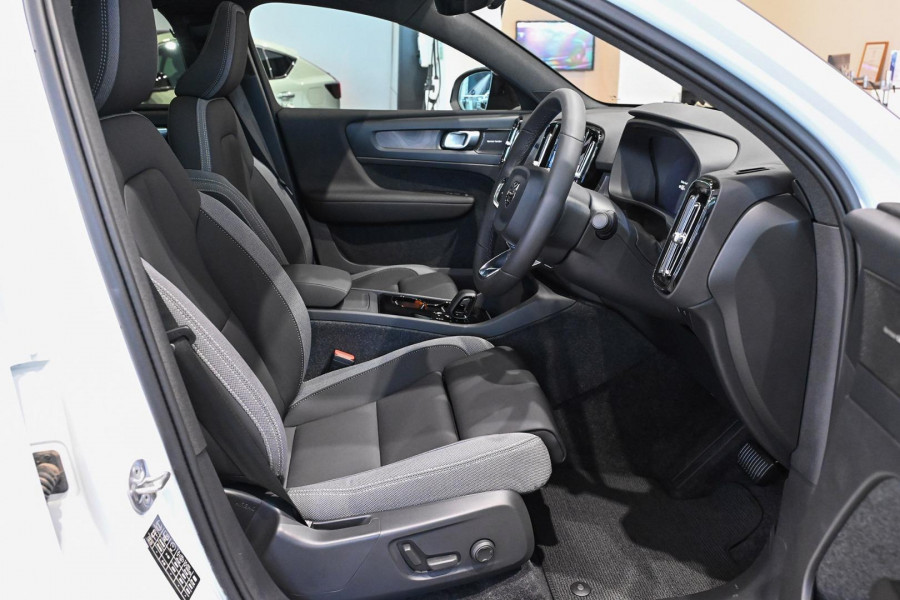 2023 MY24 Volvo C40  Recharge Twin SUV Image 6