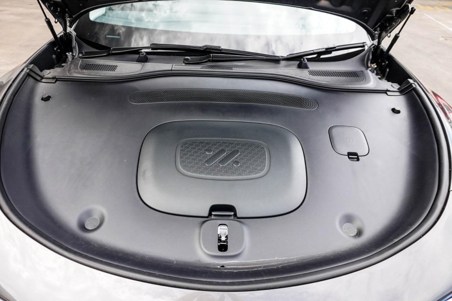 2025 MG IM5 P12L Performance Hatch Image 13