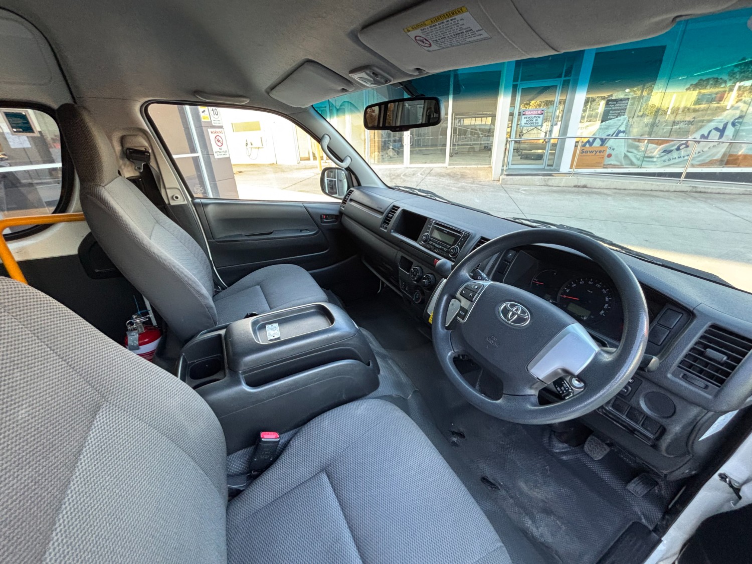 2015 Toyota HiAce TRH223R Commuter Bus