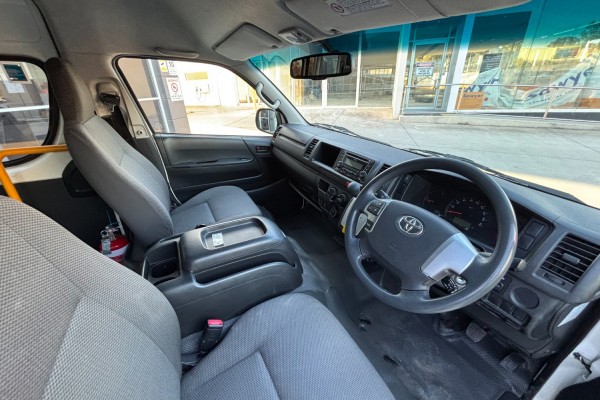 2015 Toyota HiAce TRH223R Commuter Bus