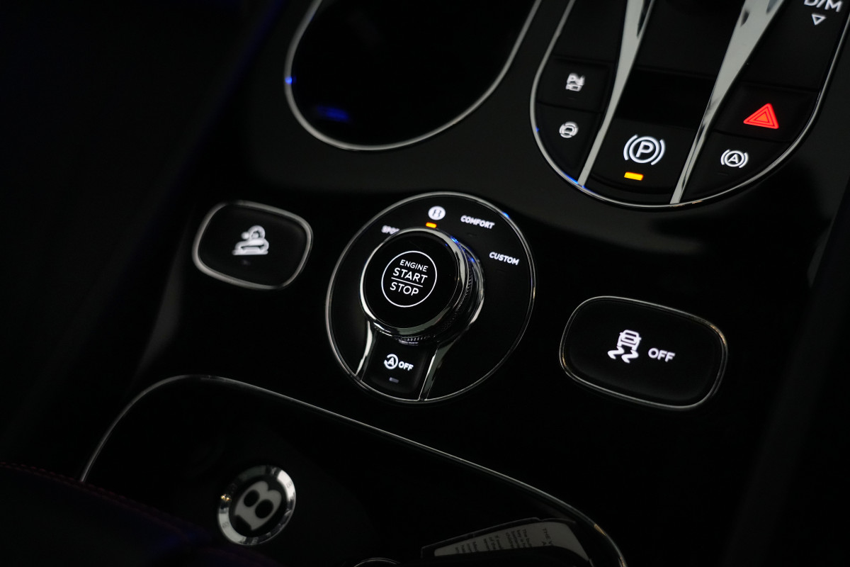 2024 Bentley Bentayga V8 SUV