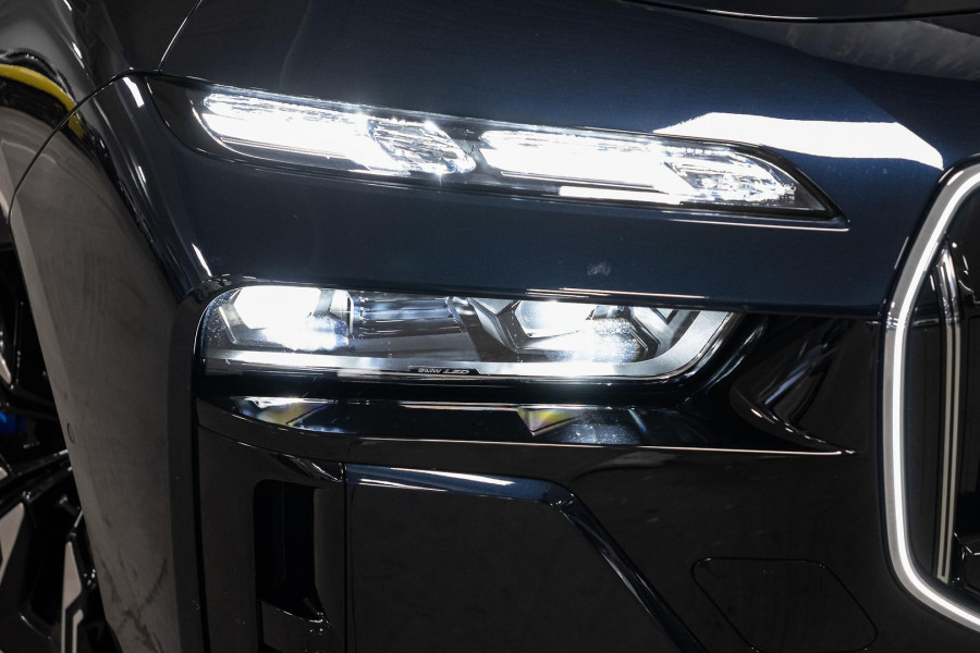 2024 BMW i7 G70 M70 xDrive Sedan
