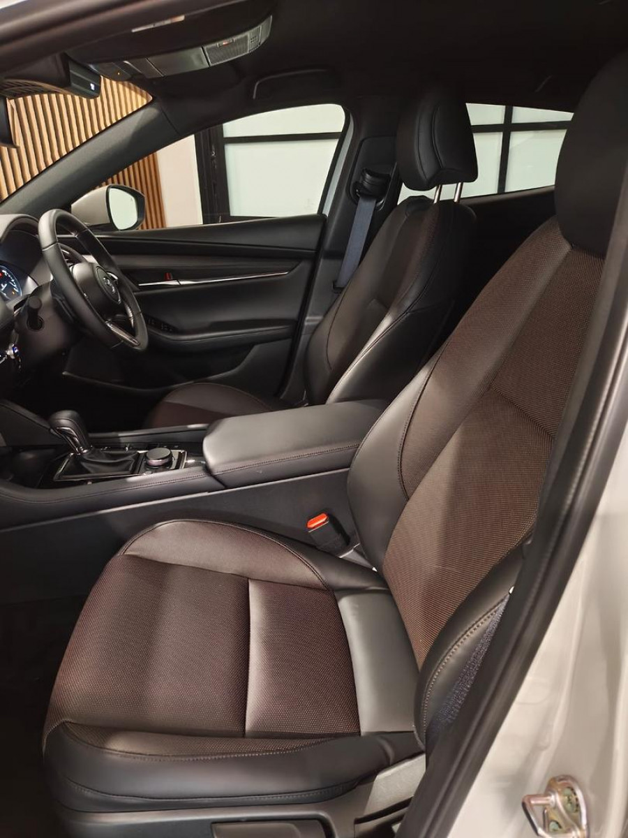 2025 Mazda 3 BP Series G20 Touring Hatch Image 20