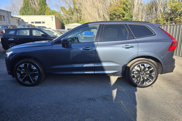 2026 Volvo XC60 UZ Ultra B5 Dark SUV Image 5