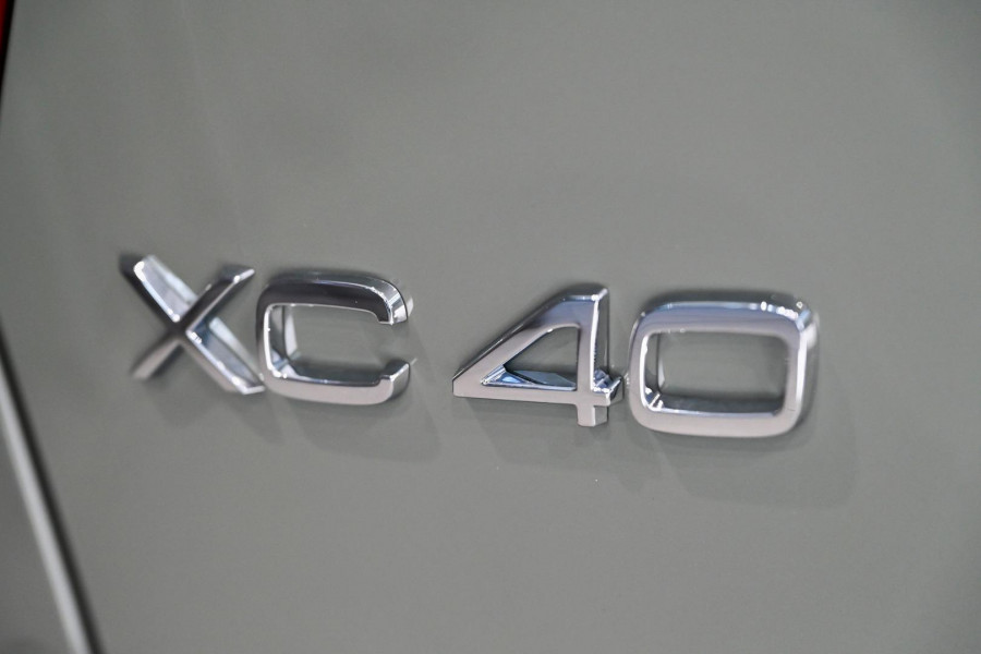 2024 MY25 Volvo XC40 XZ Ultra B4 Bright SUV Image 9