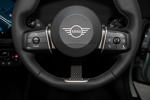 2026 MINI Cooper J01 SE Favoured Hatch image 11