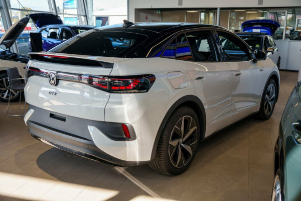 2025 Volkswagen ID. 5 E2 GTX SUV Image 2