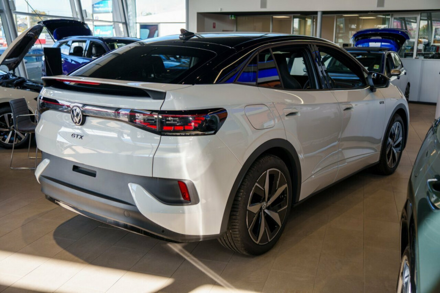 2025 Volkswagen ID. 5 E2 GTX SUV Image 2