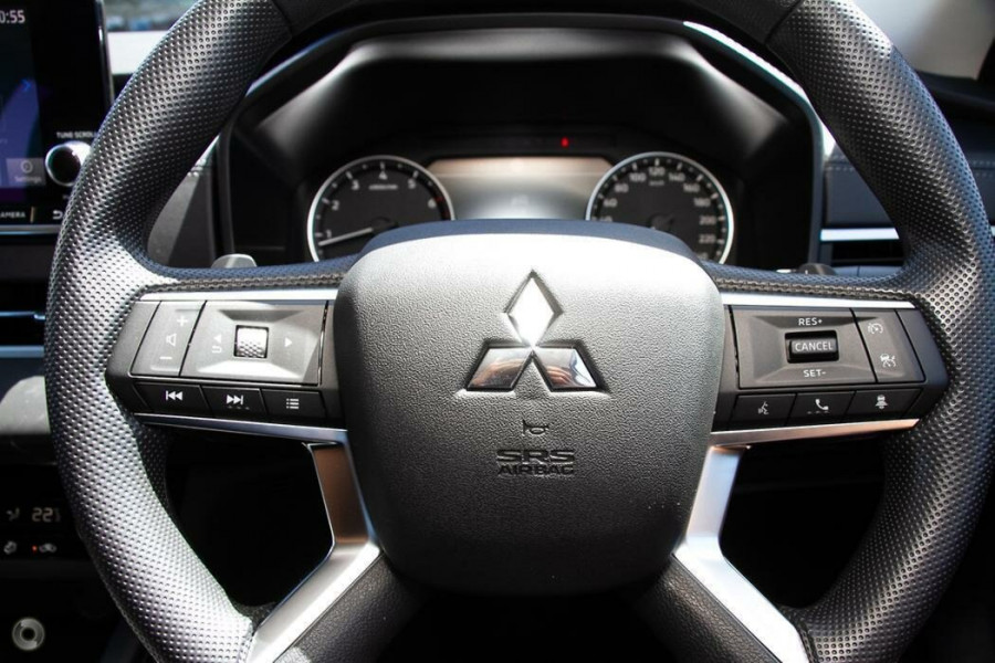 2024 Mitsubishi Outlander ZM ES SUV Image 16