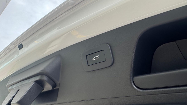 2024 MY24.75 Jaguar E-PACE X540 R-Dynamic SE SUV image 8