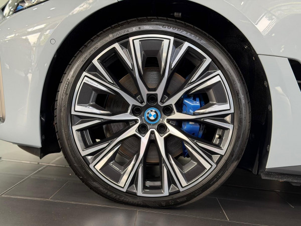 2024 BMW i4 G26 M50 Hatch image 10