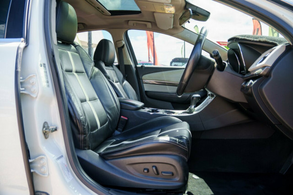 2014 Holden Calais VF V Sedan Image 19