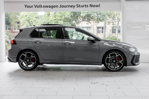 2025 Volkswagen Golf 8.5 GTI Hatch Image 3