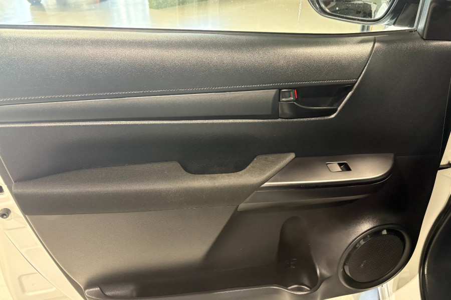 2020 Toyota HiLux  SR Dual Cab Ute Image 25