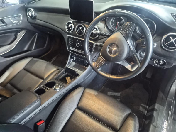 2018 Mercedes-Benz GLA-Class X156 GLA180 SUV image 14