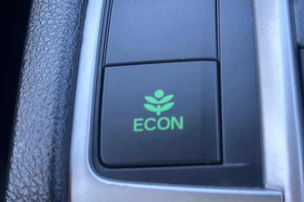 2016 Honda Civic 10th Gen VTi-L Sedan Image 28