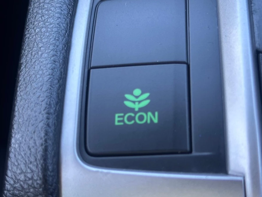 2016 Honda Civic 10th Gen VTi-L Sedan Image 28