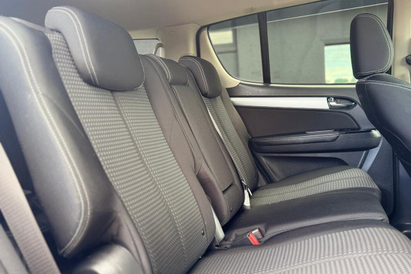 2018 Isuzu MU-X LS-U SUV Image 16