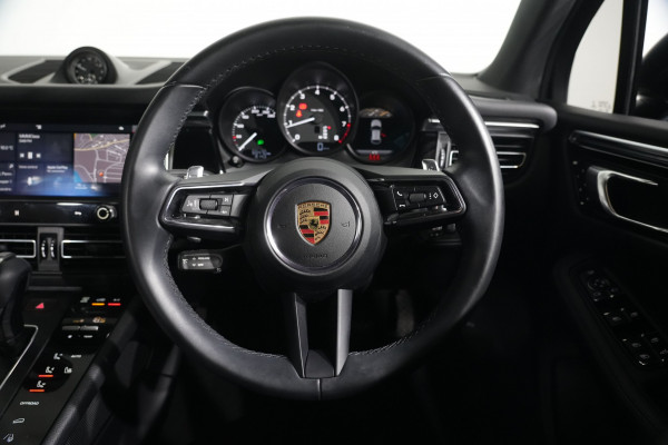 2022 Porsche Macan SUV Image 13