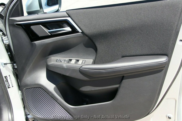 2024 Mitsubishi Outlander ZM ES SUV Image 5