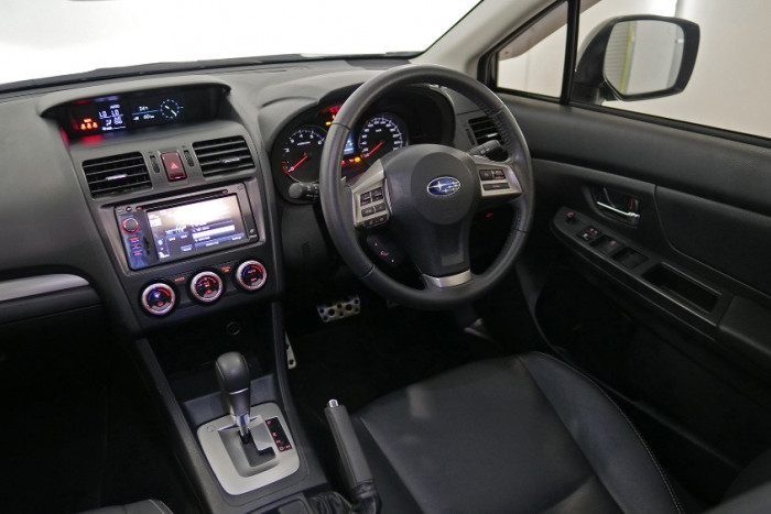 2014 Subaru XV G4-X 2.0i-S Suv Image 5