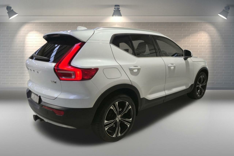 2022 Volvo XC40 XZ T4 Inscription SUV Image 7